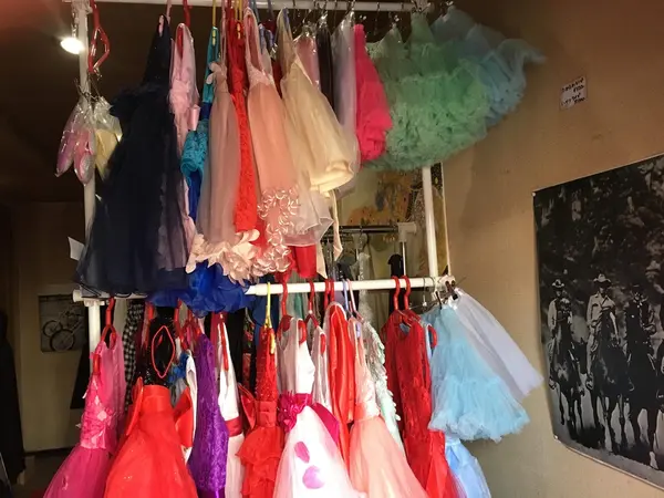 小さいドレスもかわいくて手頃なお値段！