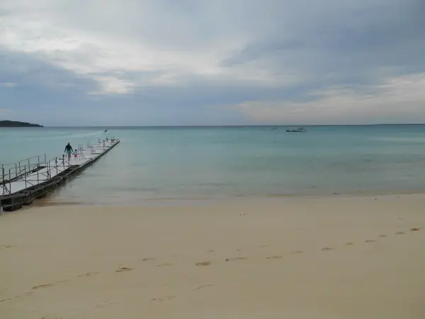 海へと続きます