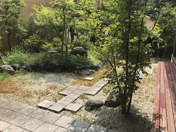 庭園&喫煙所
