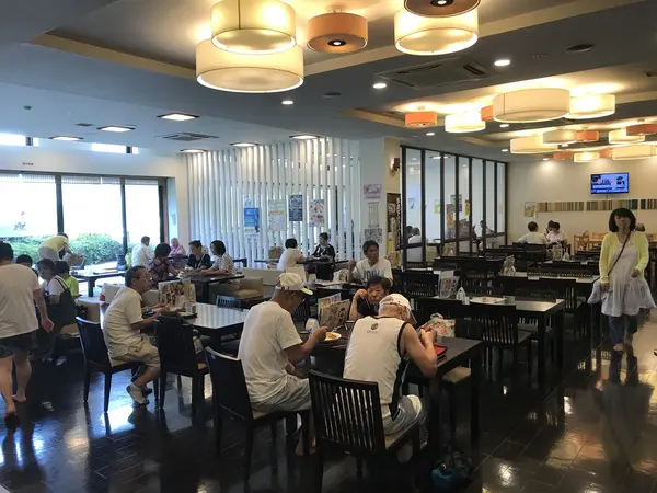 食堂はこんな感じです。