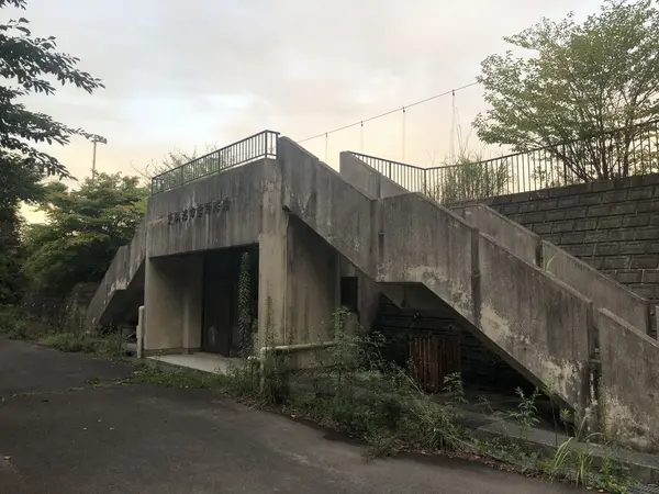 メインスタンド入口