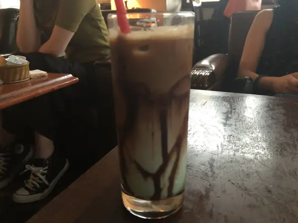 チョコミントラテ