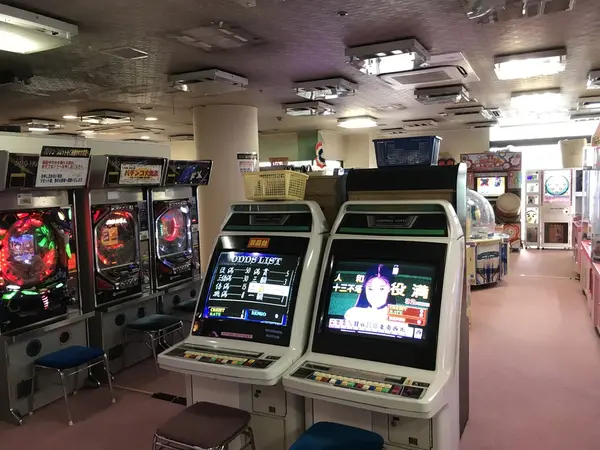 ゲームコーナーというよりゲーセンですがなw