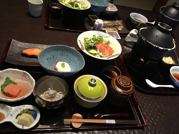 朝食