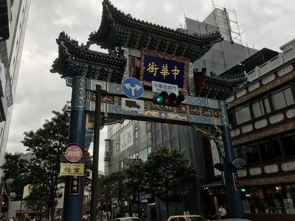 一番有名な牌楼ですかね。