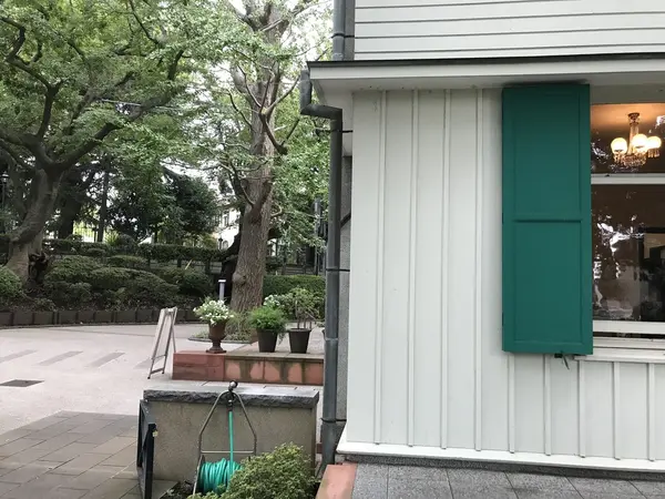 エリスマン邸よりベーリックホールを望む