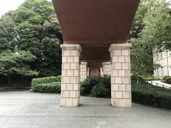 霧笛橋の下