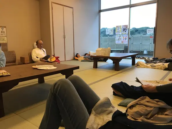 休憩所内部