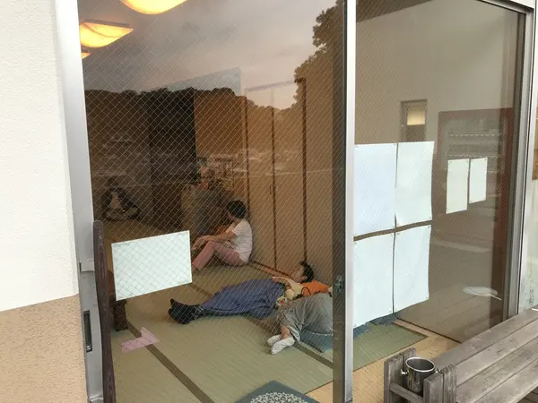 二階テラスからの休憩所