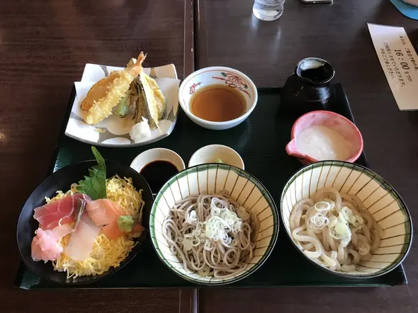 ボリュームのある定食です。