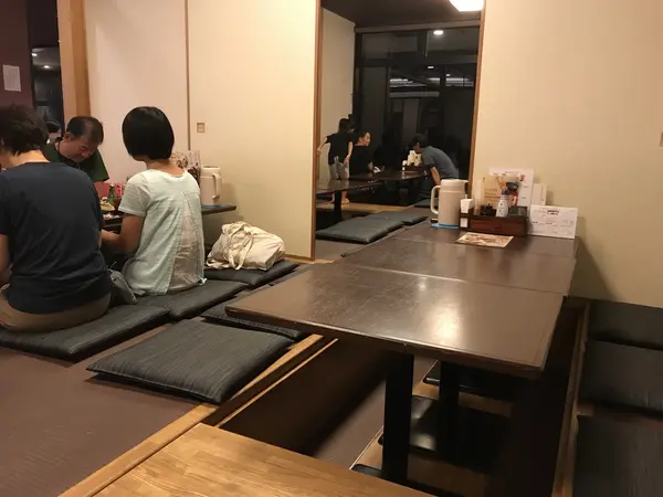 宴会後の座敷席