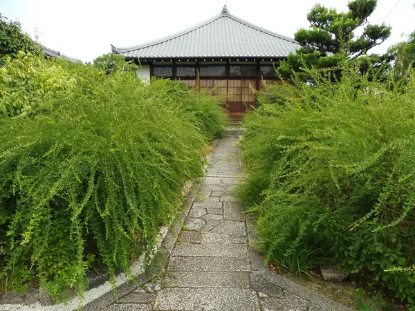 勝海舟ゆかりの寺