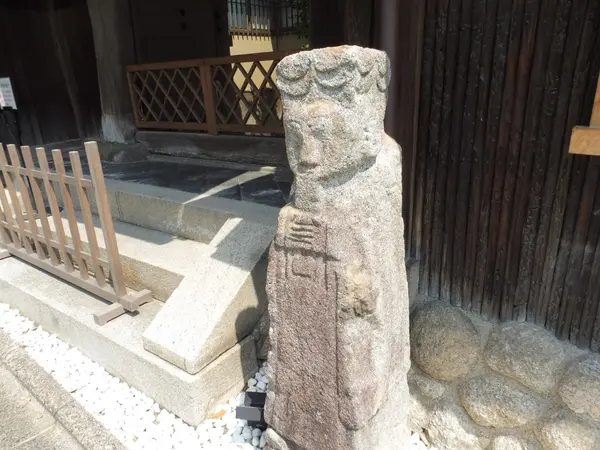 石人文官