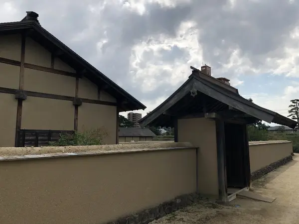 武家跡（100名城受付）