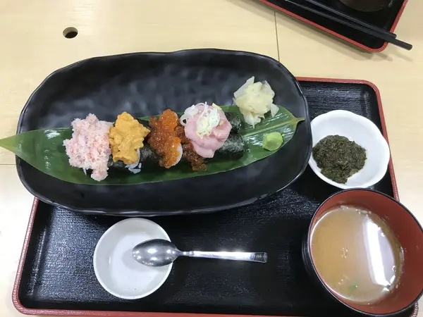 こぼれ寿司です。