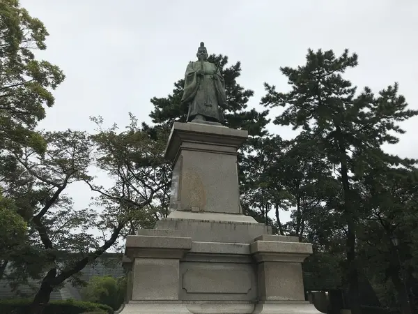 見上げてみました。