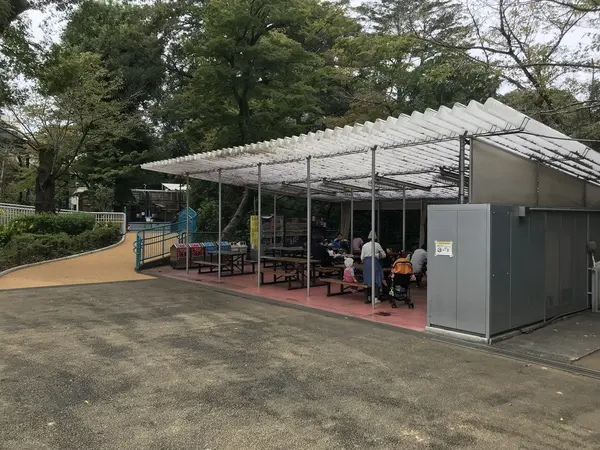無料休憩所もあります。