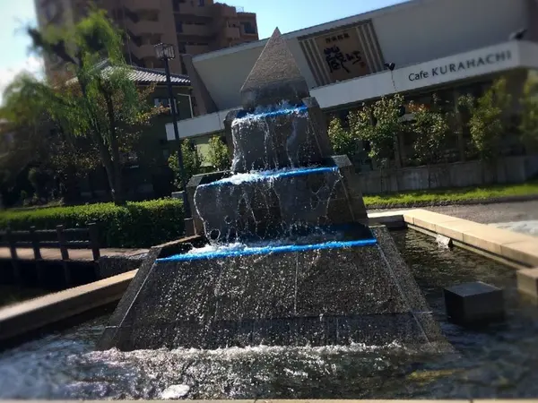 総合文化会館の西側の噴水