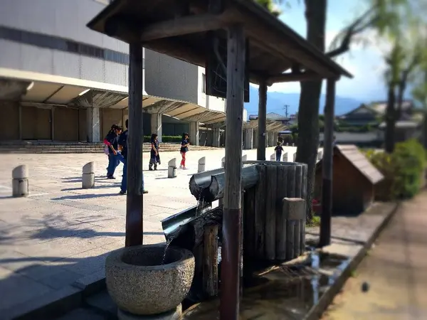 うちぬきを飲むことができる水飲み場
