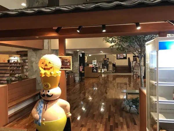 パンプキンヘッドが王様の頭上にw