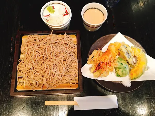 天せいろ(並) 1,720yen                                                                   胡桃だれ 315yen