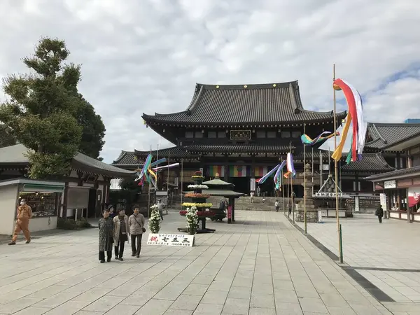 ご立派な大本堂です。
