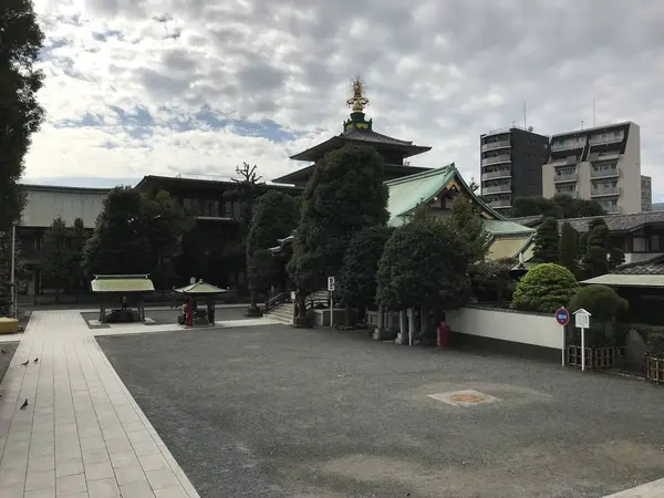 広い境内です。