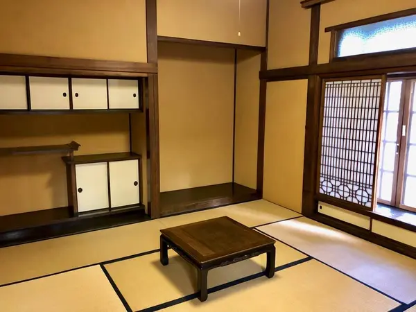 書院等を構えた15畳の和室