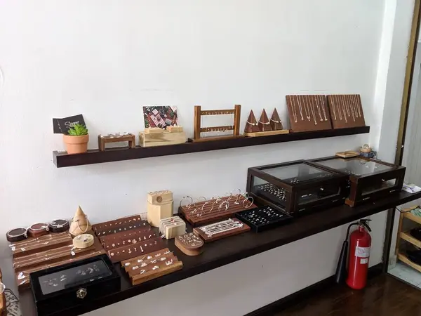 シルバーアクセサリーも