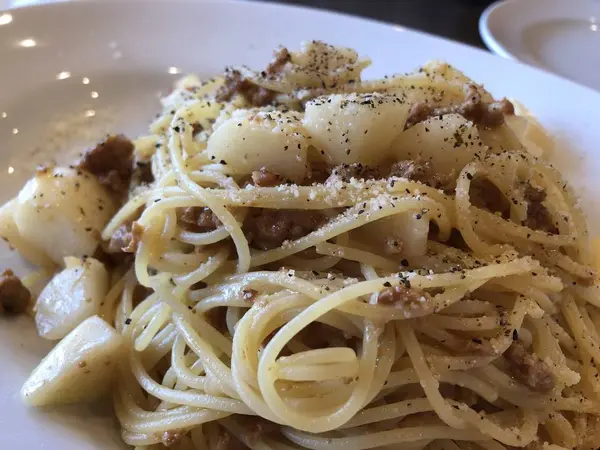 カブと鶏ひき肉のチーズクリームパスタ