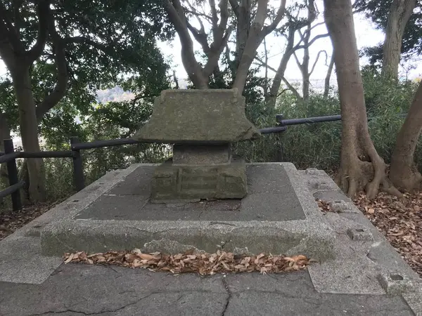 石造りのお社