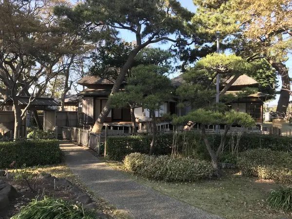 別邸が見えて来ました。
