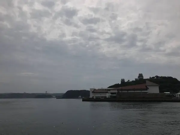 平戸の橋を渡ったらすぐ