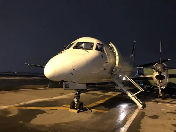 プロペラ機