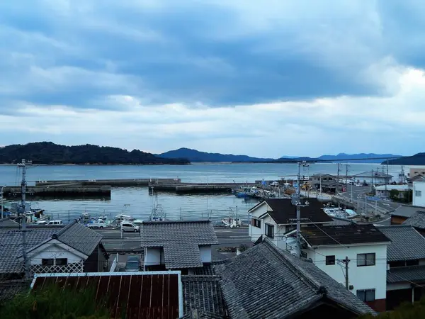 眼下に広がるのは吹上港