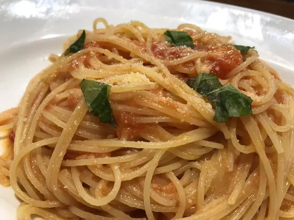 トマトのバジル