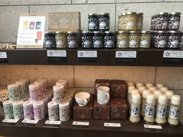 ジャムや紅茶も販売してます