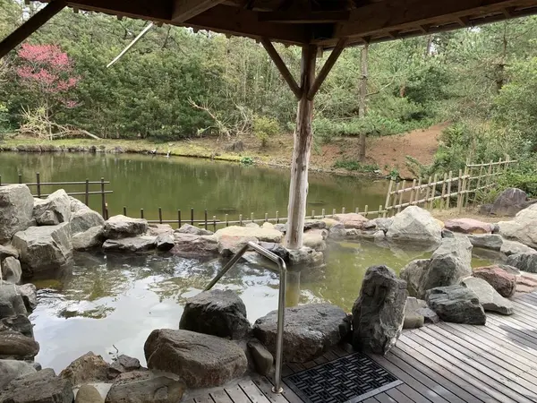 ＜新月＞露天
