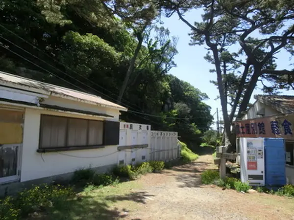 かつてのキャンプ場、バンガロー村