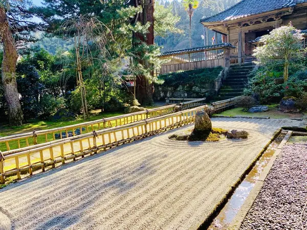 阿吽庭(開基堂側)