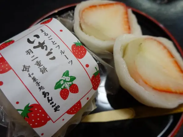 いちご羽二重餅