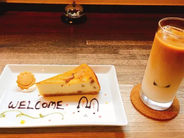 キャラメル焼きチーズケーキ ドリンクset 1,050yen