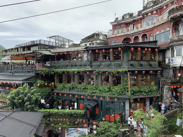 千と千尋の神隠しの世界観