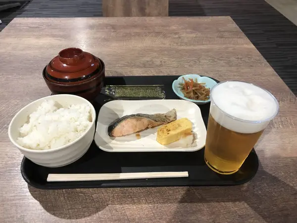 とりあえず、朝ビール。