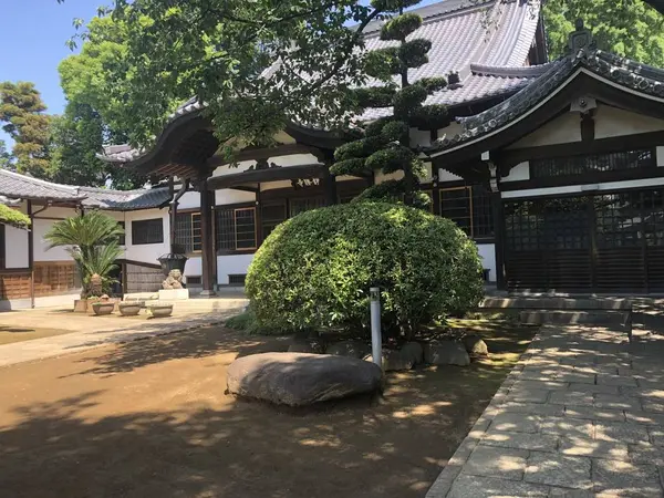 境内。
