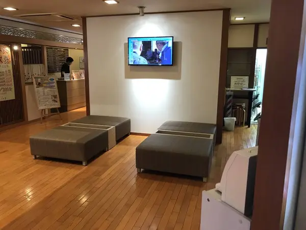 狭い館内フル活用