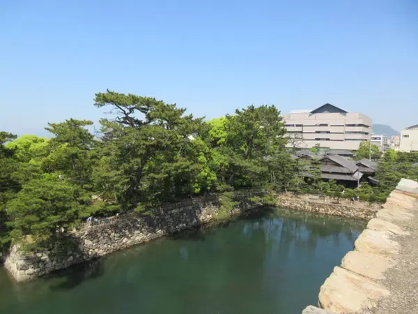 公園内には
