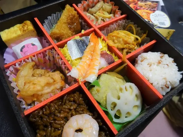 駅弁は”岡山名物大集合”