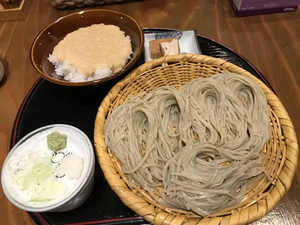 Cセット(ざるそば+とろろご飯) ¥890