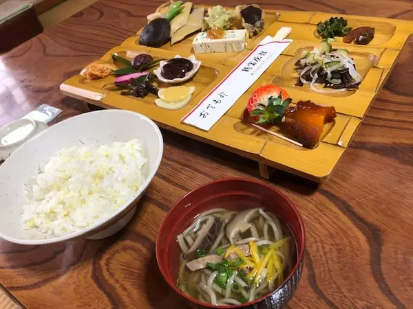 鶴富郷善（つるとみきょうぜん）